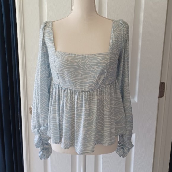 Free People Tops - 3/$15 SALE Free People Baby Blue & White Print Square Neck Blouse Medium